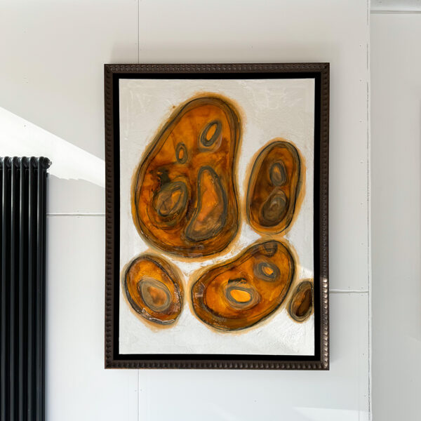 "Amber soul" 2024 1,55x1,14m Akrils, kanva, miksēti materiāli, epoksīds, 3500 eur