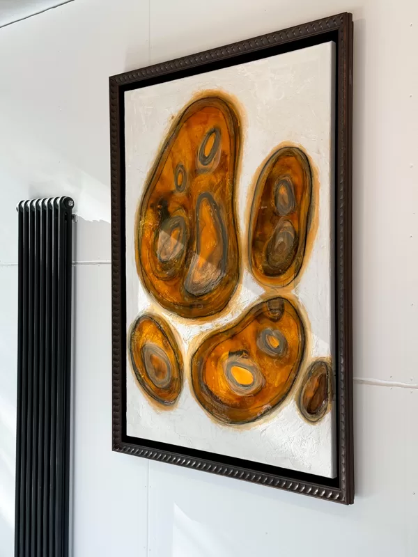 "Amber soul" 2024 1,55x1,14m Akrils, kanva, miksēti materiāli, epoksīds, 3500 eur
