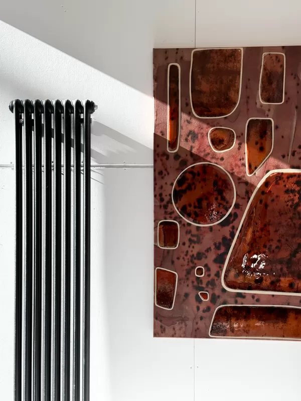 "Checkmate" 2023 1,3x1,1m Akrils, kanva, miksēti materiāli, epoksīds, 1500 eur